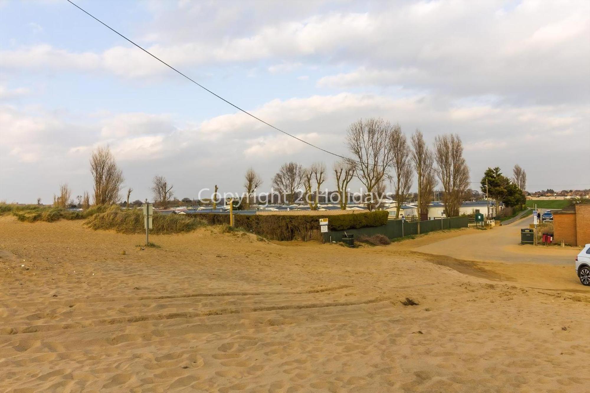 Lovely 6 Berth Caravan With Decking To The Side In Heacham Ref 21040E Zewnętrze zdjęcie