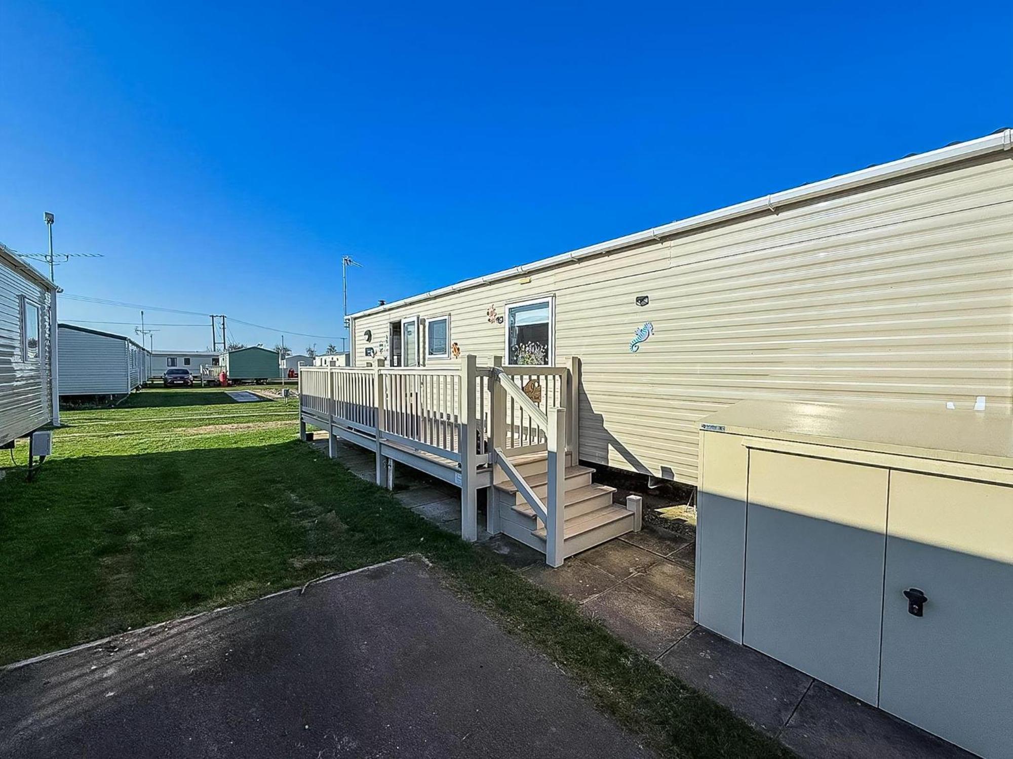 Lovely 6 Berth Caravan With Decking To The Side In Heacham Ref 21040E Zewnętrze zdjęcie