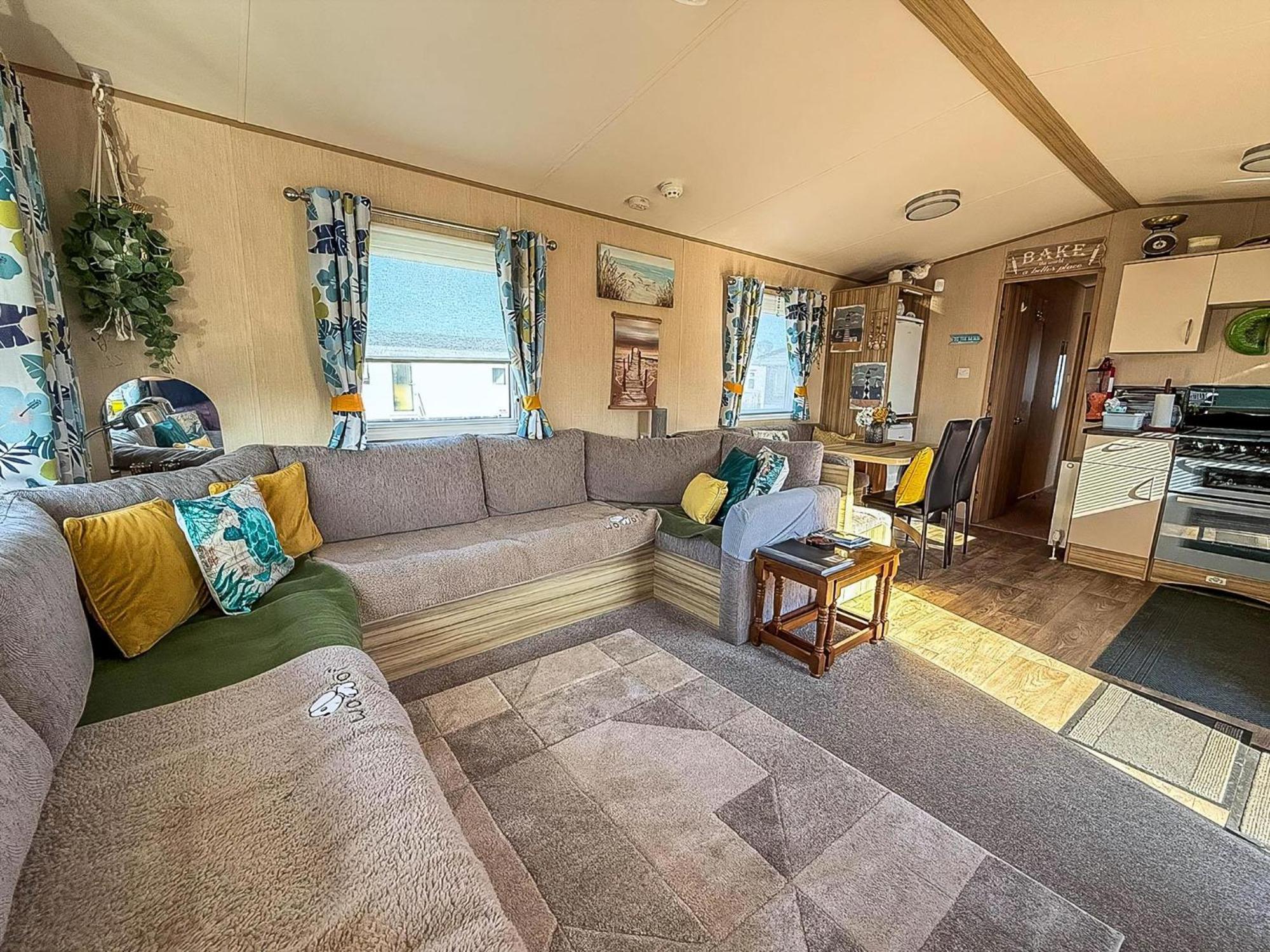 Lovely 6 Berth Caravan With Decking To The Side In Heacham Ref 21040E Zewnętrze zdjęcie